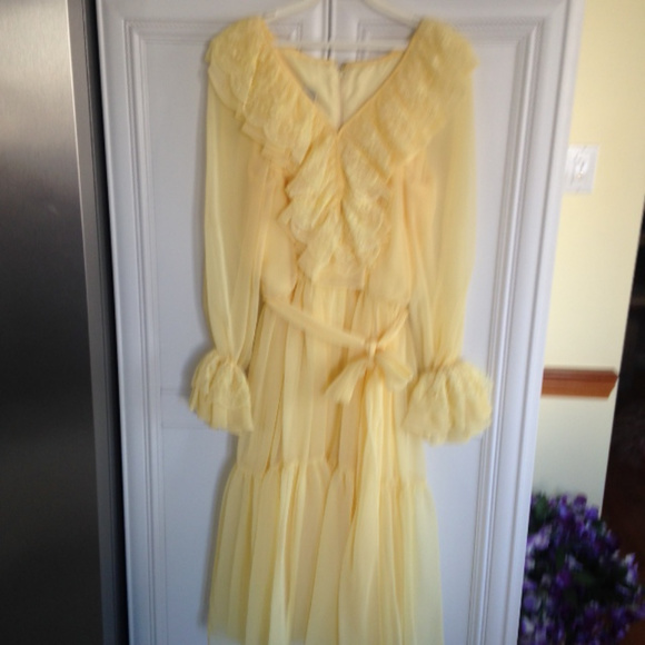 Yellow silk Chiffon Evening Dress - Picture 2 of 6